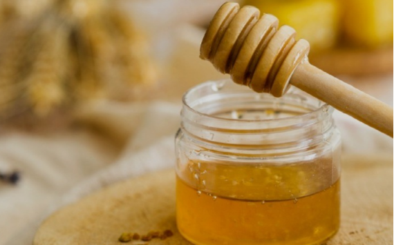 Президент РФ подписал Федеральный закон, направленный на противодействие фальсификации меда