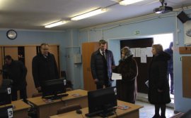Максим Решетников и Дмитрий Самойлов посетили учреждения Дзержинского района